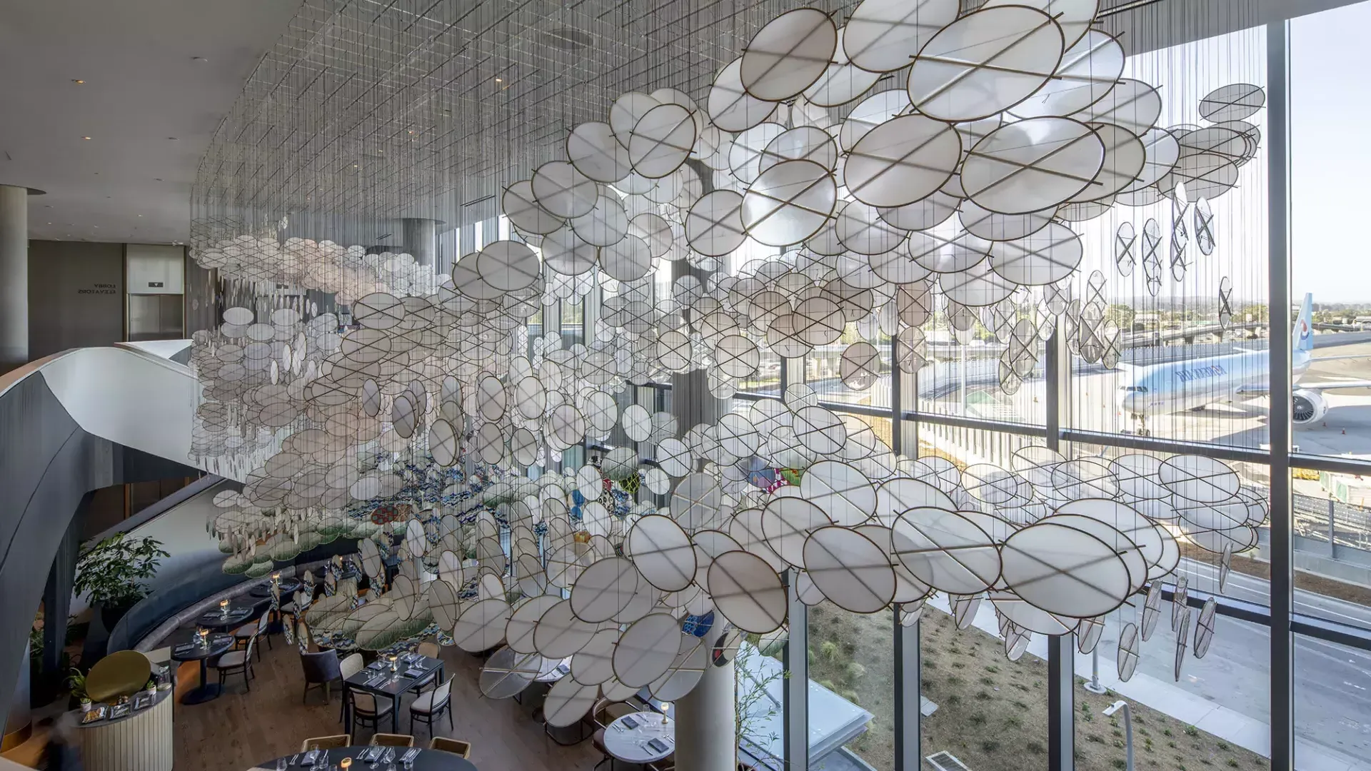 雅各布·桥本(Jacob Hashimoto)在君悦酒店(Grand Hyatt)